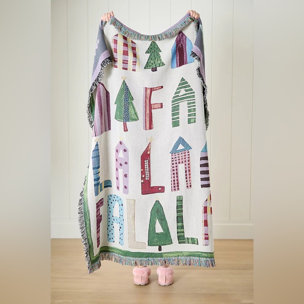 WINTERSCAPE WOVEN COTTON THROW BLANKET
Style No.  4541611250005
Color:  Fa La La